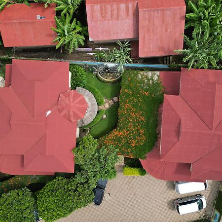 Crest Safari Lodge Bed And Breakfast Arusha Esterno foto