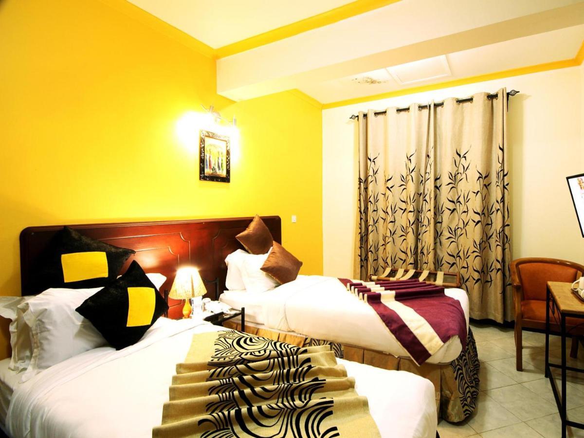 Crest Safari Lodge Bed And Breakfast Arusha Esterno foto