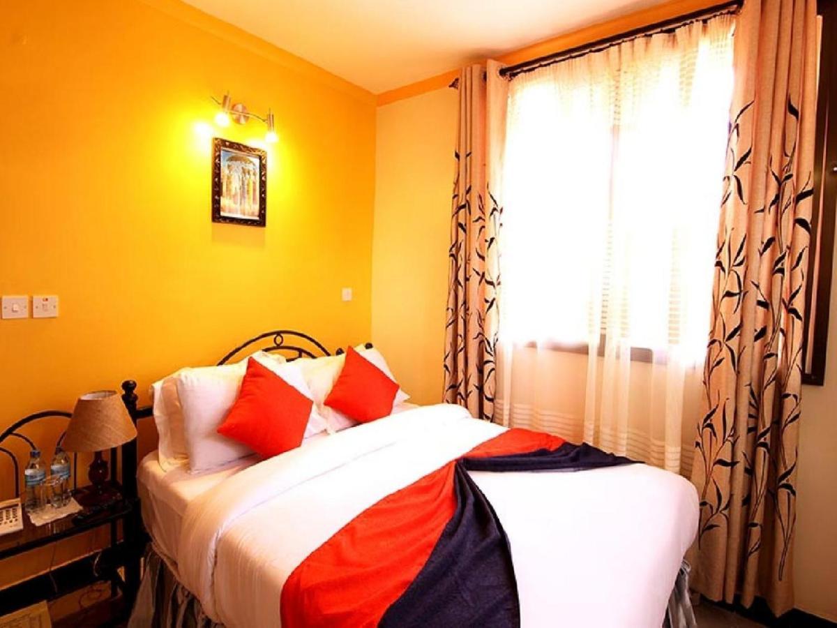 Crest Safari Lodge Bed And Breakfast Arusha Esterno foto