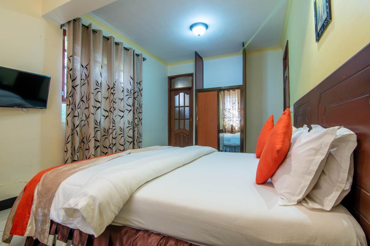 Crest Safari Lodge Bed And Breakfast Arusha Esterno foto
